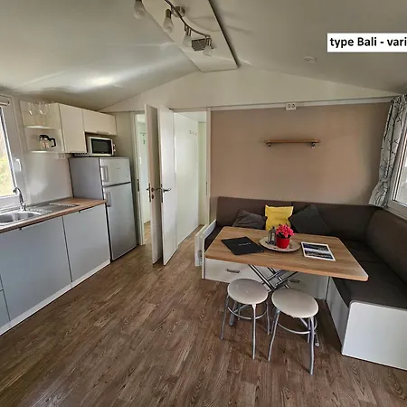 אתר קמפינג Amadria Park Trogir - Mobile Homes 2 סגט ווראנייצה